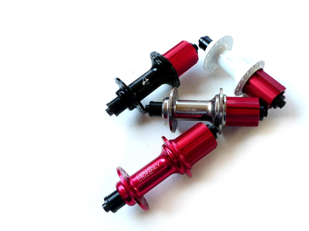 Circus Monkey HRW2 Road Rear Hub 130mm 28H 190g Shimano 11 Speed Red
